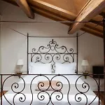 Casa Gugù Bed & Breakfast 4*