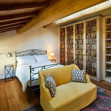 Casa Gugu Oda ve Kahvaltı 3*